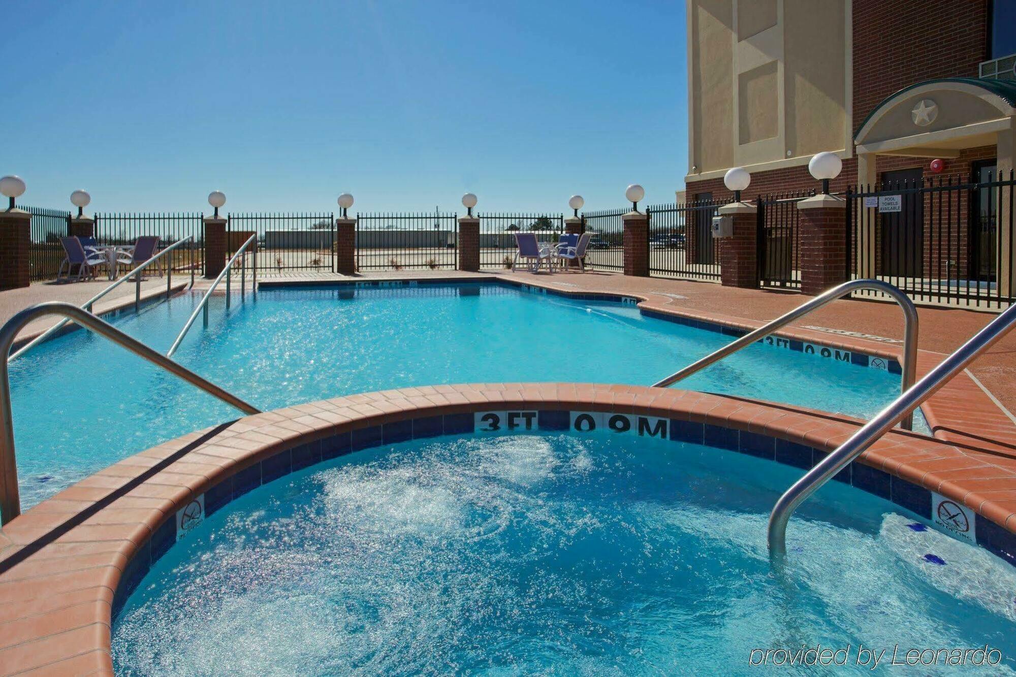 Holiday Inn Express Hotel & Suites Waller By Ihg Extérieur photo